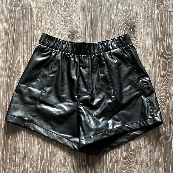Abercrombie & Fitch Pants - NWT Abercrombie Faux Leather Short